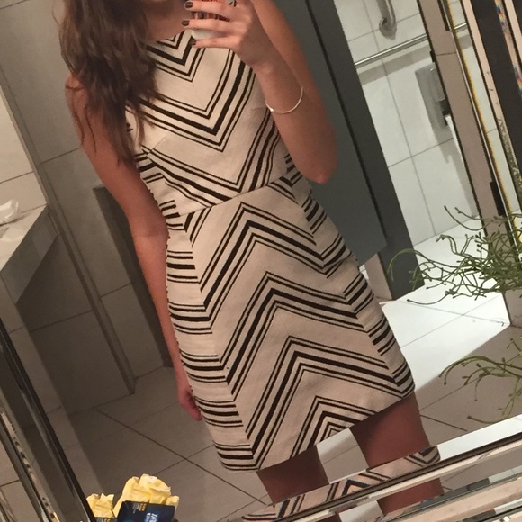 H&M Dresses & Skirts - STUNNING dress from H&M